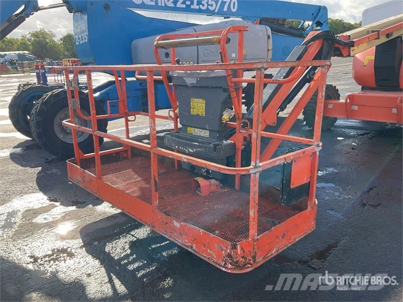 JLG 600AJS 4WD Diesel Articulating Boom Lift Articulated boom lifts