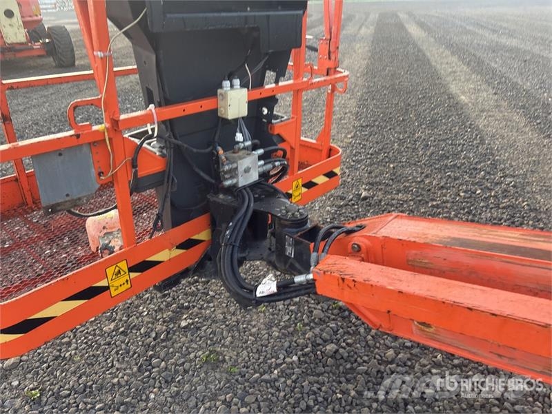 JLG 600S 4WD Diesel Telescopic Boom Lift رافعات سلة تلسكوبية