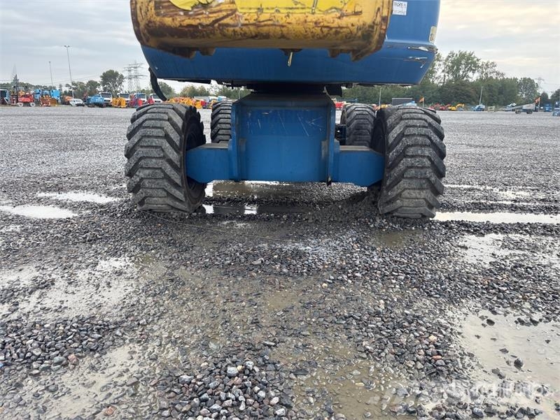JLG 800 AJ 4WD Diesel Articulating Boom Lift Strēles pacēlāji