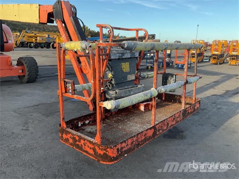 JLG 800 AJ 4WD Diesel Articulating Boom Lift Articulated boom lifts