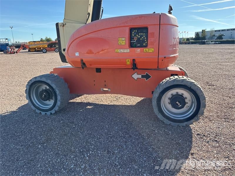 JLG 800 AJ 4WD Diesel Nacelle Articulee Articulating B Knikarmhoogwerkers