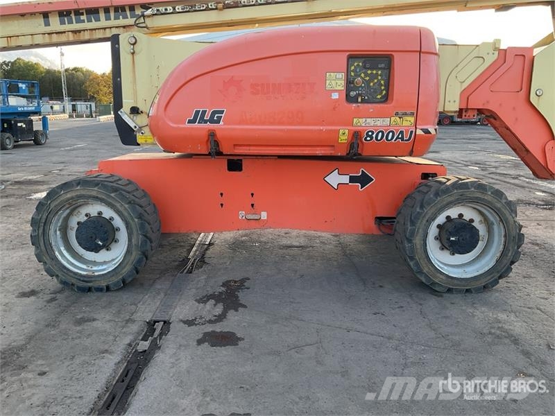 JLG 800 AJ 4WD Diesel Articulating Boom Lift Articulated boom lifts
