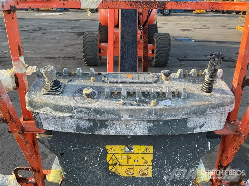 JLG 800 AJ 4WD Diesel Articulating Boom Lift Articulated boom lifts
