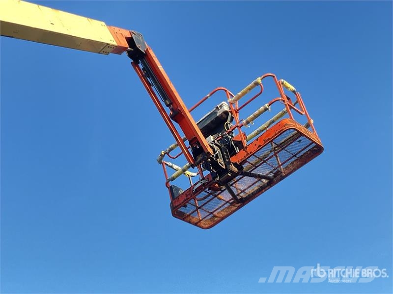 JLG 800 AJ 4WD Diesel Articulating Boom Lift Articulated boom lifts