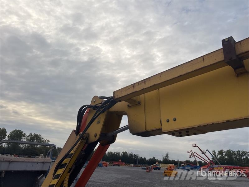JLG 800 AJ 4WD Diesel Articulating Boom Lift Strēles pacēlāji