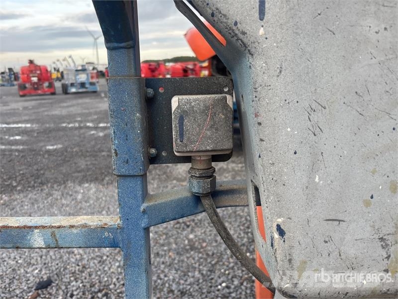 JLG 800 AJ 4WD Diesel Articulating Boom Lift Strēles pacēlāji