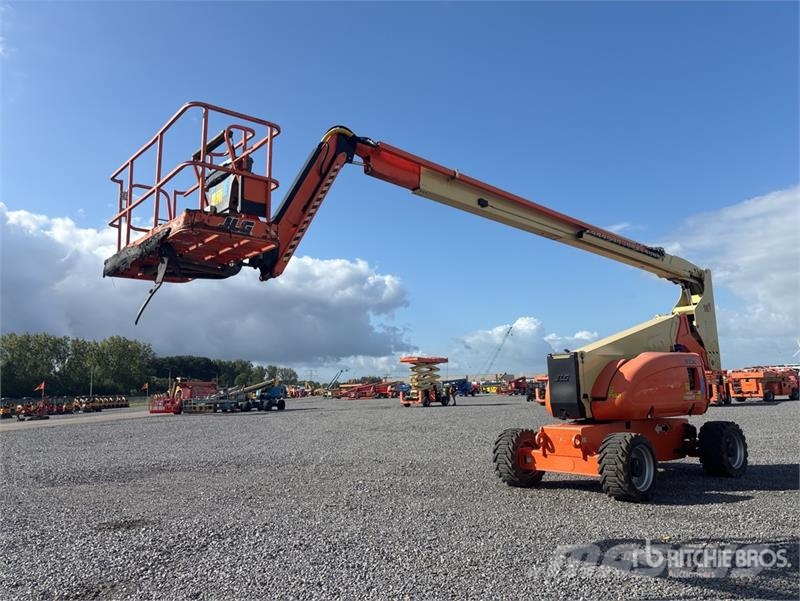 JLG 800 AJ 4WD Diesel Articulating Boom Lift Strēles pacēlāji