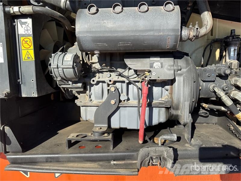 JLG 800 AJ 4WD Diesel Nacelle Articulee Articulating B Knikarmhoogwerkers