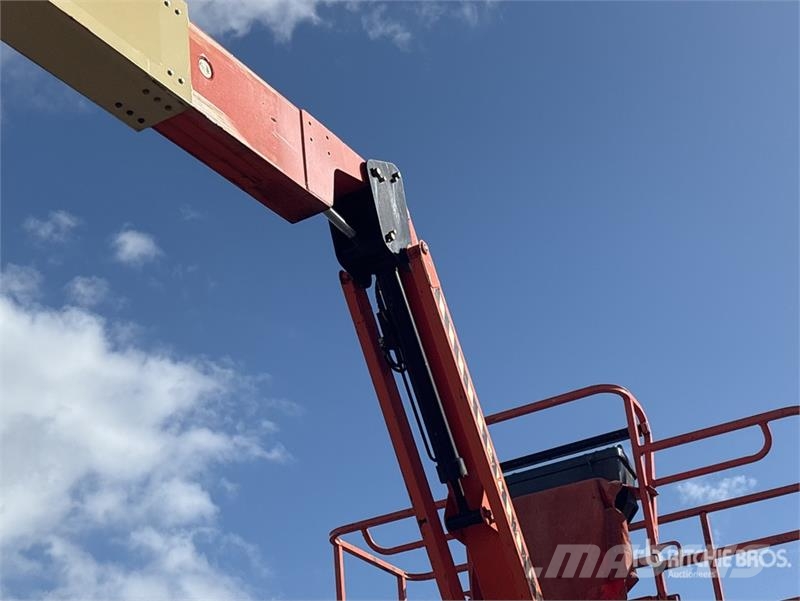 JLG 800 AJ 4WD Diesel Articulating Boom Lift Strēles pacēlāji