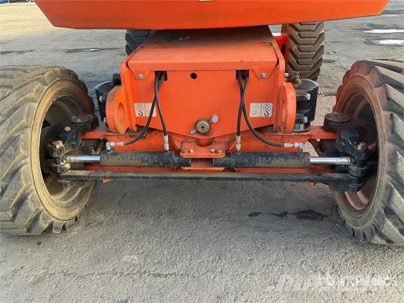 JLG 800 AJ 4WD Diesel Articulating Boom Lift Articulated boom lifts