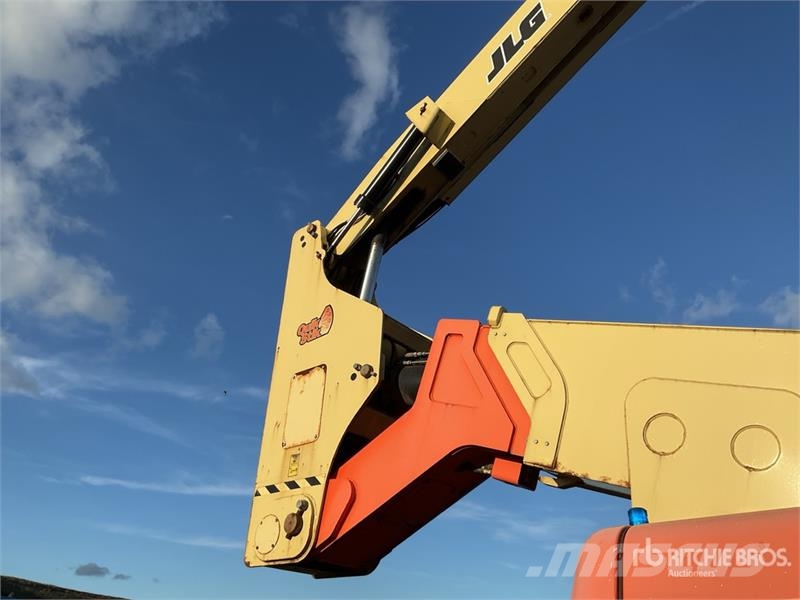 JLG 800 AJ 4WD Diesel Articulating Boom Lift Articulated boom lifts