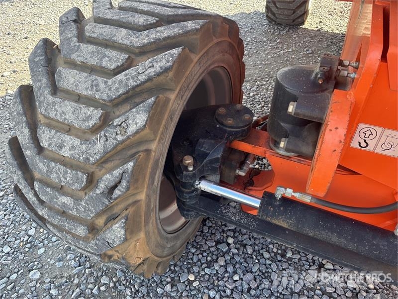 JLG 800 AJ 4WD Diesel Articulating Boom Lift Strēles pacēlāji