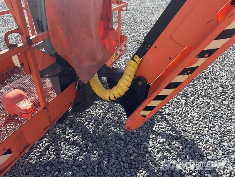 JLG 800 AJ 4WD Diesel Articulating Boom Lift Strēles pacēlāji