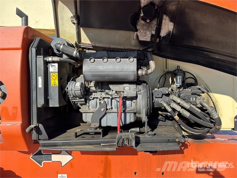 JLG 800 AJ 4WD Diesel Nacelle Articulee Articulating B Knikarmhoogwerkers