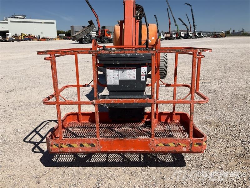 JLG 800 AJ 4WD Diesel Articulating Boom Lift Zglobne dvižne ploščadi