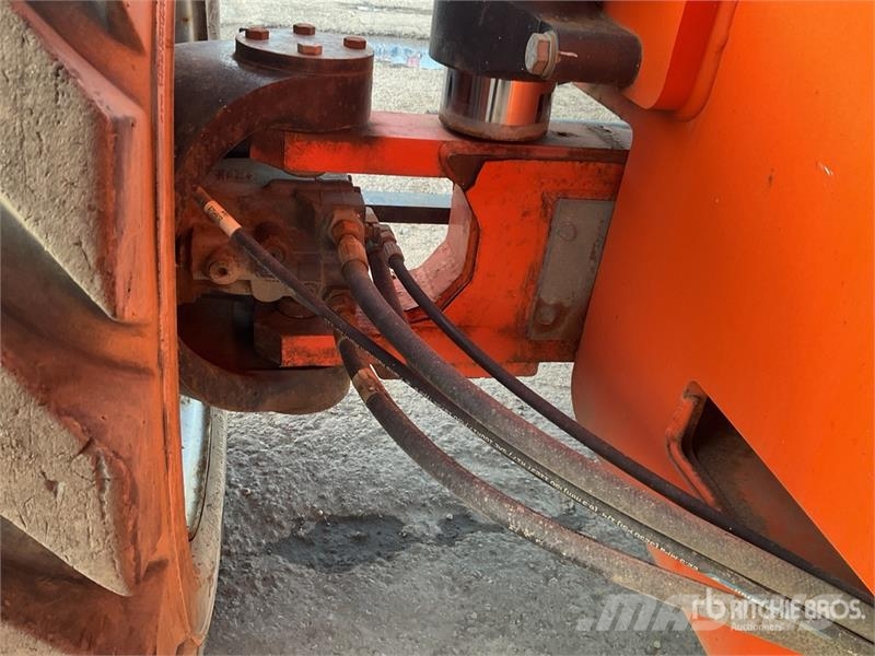 JLG 800 AJ 4WD Diesel Articulating Boom Lift Articulated boom lifts