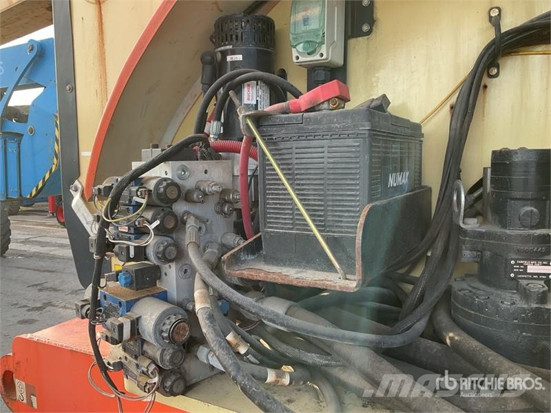 JLG 800 AJ 4WD Diesel Articulating Boom Lift Articulated boom lifts
