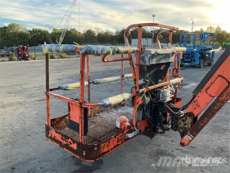 JLG 800 AJ 4WD Diesel Articulating Boom Lift Articulated boom lifts