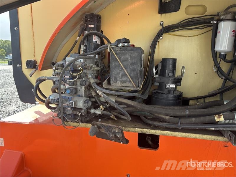 JLG 800 AJ 4WD Diesel Articulating Boom Lift Strēles pacēlāji
