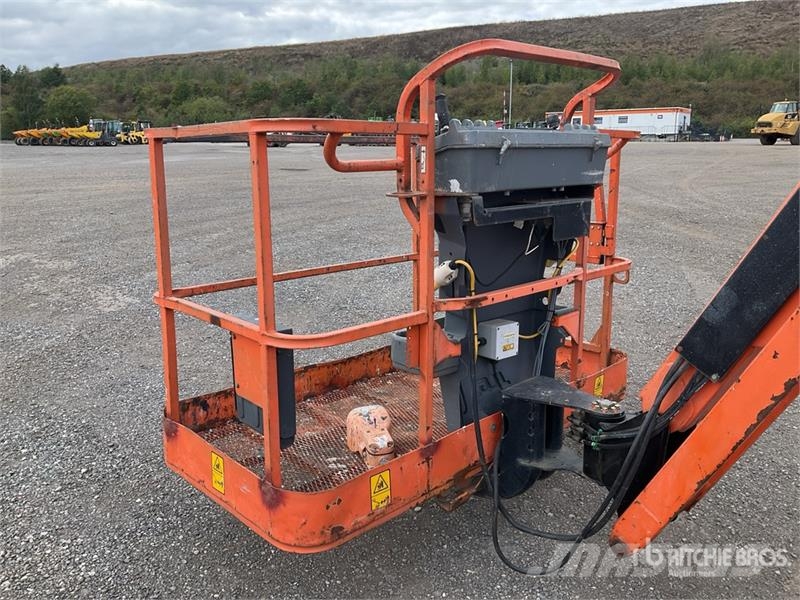JLG 800AJ 4WD Diesel Articulating Boom Lift Articulated boom lifts