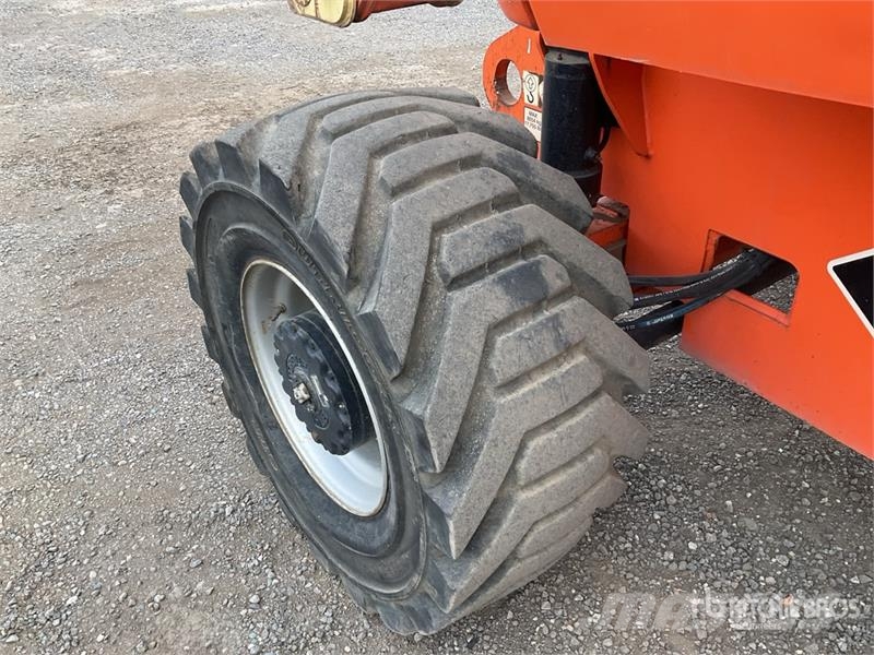 JLG 800AJ 4WD Diesel Articulating Boom Lift Articulated boom lifts