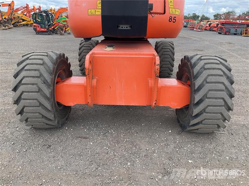JLG 800AJ 4WD Diesel Articulating Boom Lift Articulated boom lifts