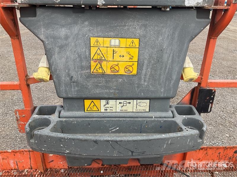 JLG 800AJ 4WD Diesel Articulating Boom Lift Articulated boom lifts