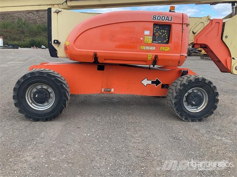 JLG 800AJ 4WD Diesel Articulating Boom Lift Articulated boom lifts