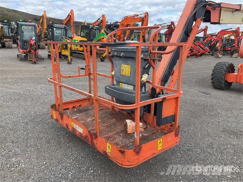 JLG 800AJ 4WD Diesel Articulating Boom Lift Articulated boom lifts