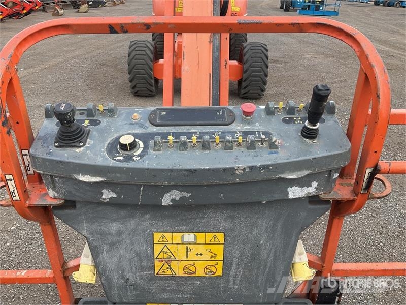 JLG 800AJ 4WD Diesel Articulating Boom Lift Articulated boom lifts