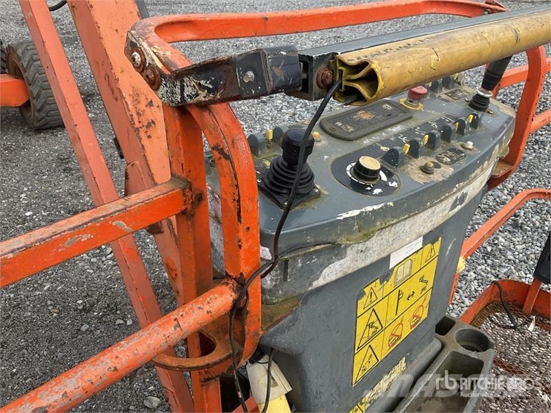 JLG 800AJ 4WD Diesel Articulating Boom Lift Bomliftar