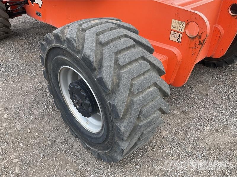 JLG 800AJ 4WD Diesel Articulating Boom Lift Articulated boom lifts