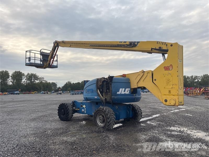 JLG 800AJ 4WD Diesel Articulating Boom Lift Strēles pacēlāji