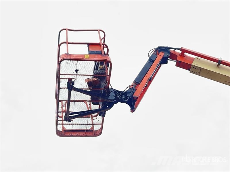 JLG 800AJ 4WD Diesel Articulating Boom Lift Articulated boom lifts