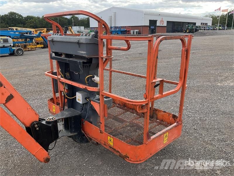 JLG 800AJ 4WD Diesel Articulating Boom Lift Articulated boom lifts