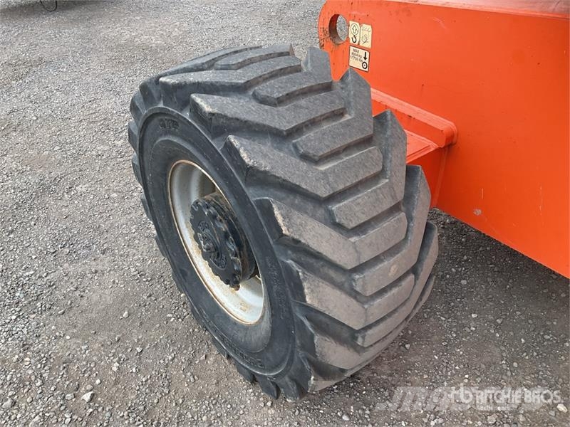JLG 800AJ 4WD Diesel Articulating Boom Lift Articulated boom lifts