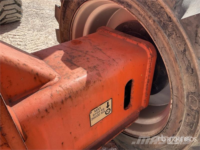 JLG 860SJ 4WD Diesel Telescopic Boom Lift رافعات سلة تلسكوبية