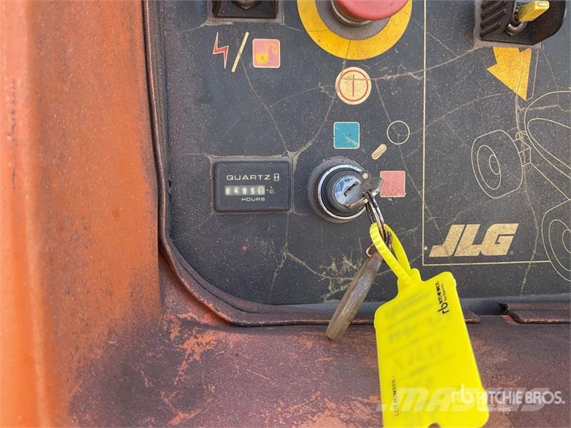 JLG 860SJ 4WD Diesel Telescopic Boom Lift Nacelles télescopiques