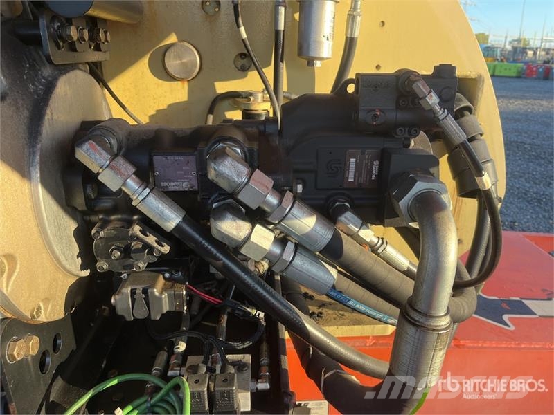 JLG 860SJ 4WD Diesel Telescopic Boom Lift رافعات سلة تلسكوبية