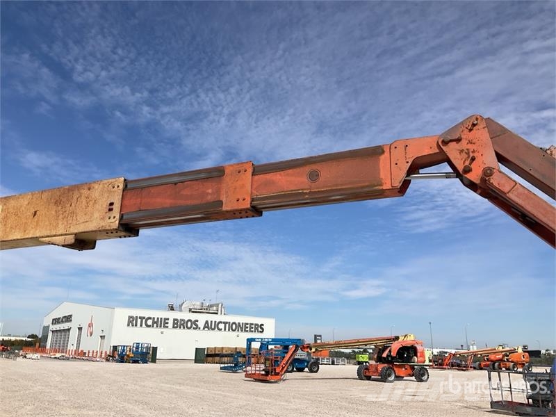JLG 860SJ 4WD Diesel Telescopic Boom Lift Nacelles télescopiques