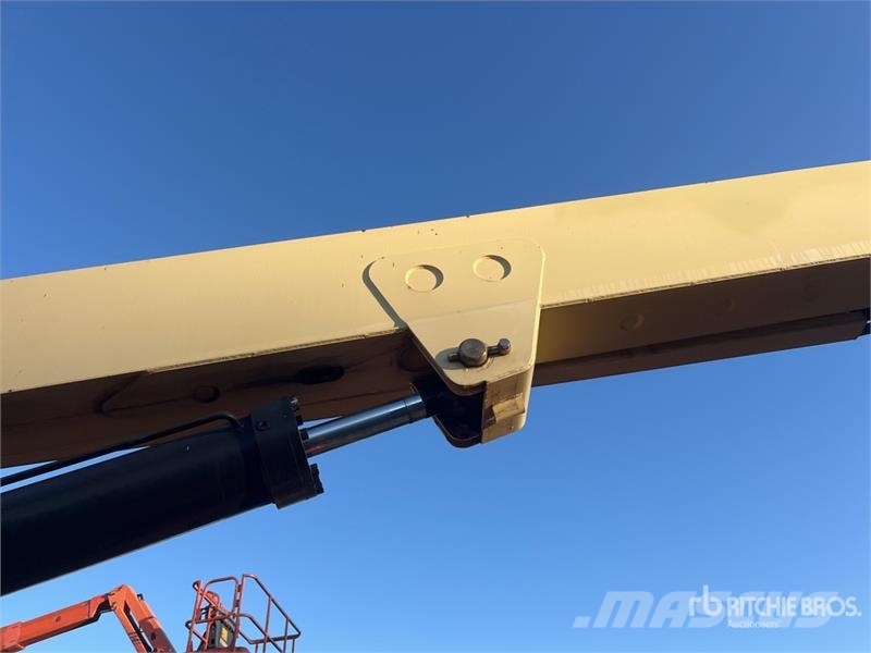 JLG 860SJ 4WD Diesel Telescopic Boom Lift رافعات سلة تلسكوبية
