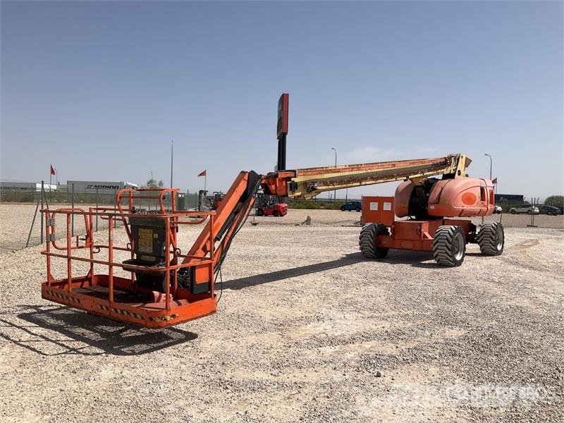 JLG 860SJ 4WD Diesel Telescopic Boom Lift رافعات سلة تلسكوبية