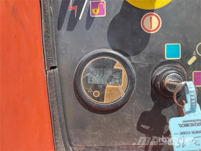 JLG 860SJ 4WD Diesel Telescopic Boom Lift رافعات سلة تلسكوبية