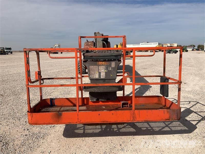 JLG 860SJ 4WD Diesel Telescopic Boom Lift Nacelles télescopiques