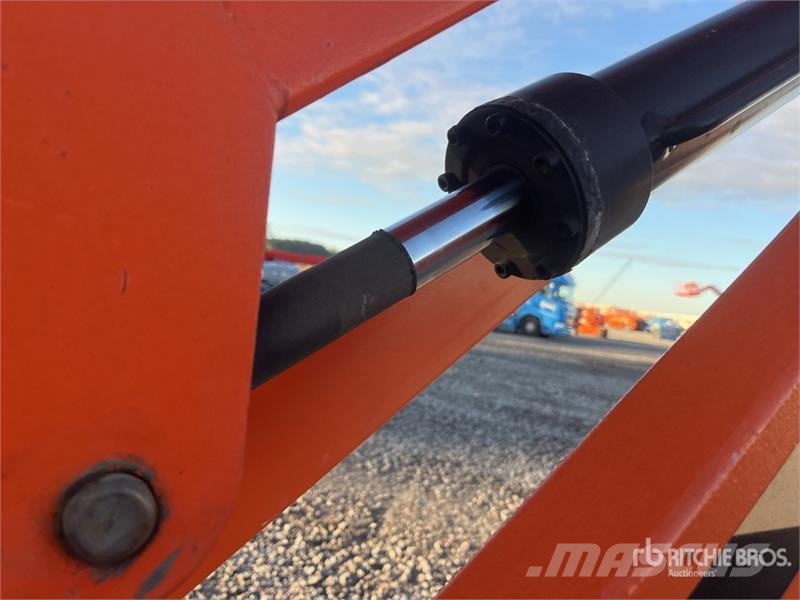 JLG 860SJ 4WD Diesel Telescopic Boom Lift رافعات سلة تلسكوبية