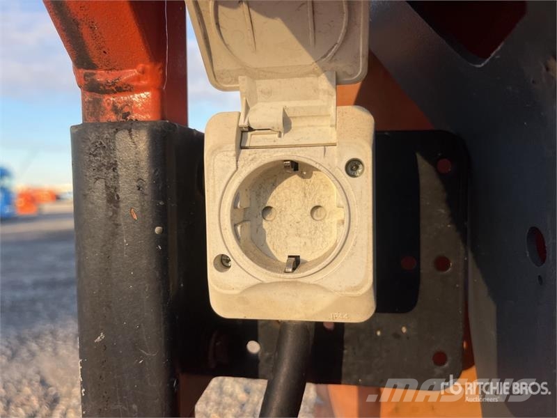 JLG 860SJ 4WD Diesel Telescopic Boom Lift رافعات سلة تلسكوبية