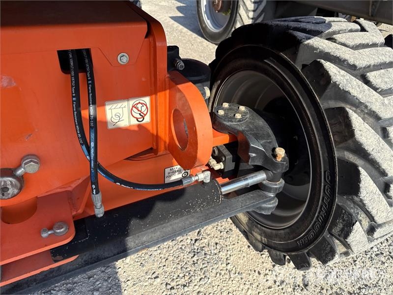 JLG 860SJ Telescopic Boom Lift (Inoperable) Nacelles télescopiques
