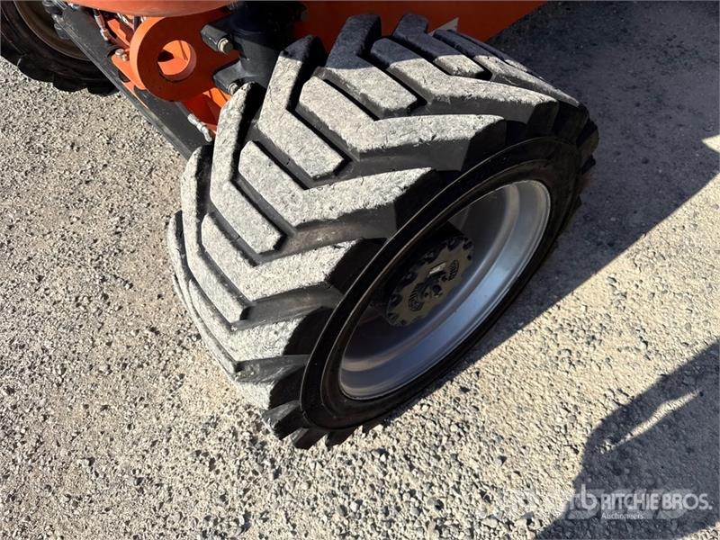 JLG 860SJ Telescopic Boom Lift (Inoperable) Nacelles télescopiques