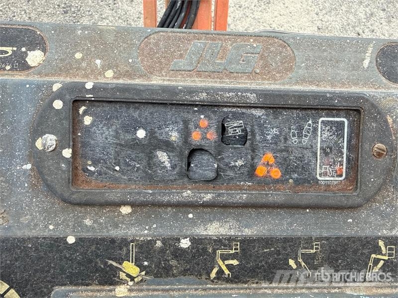 JLG 860SJ Telescopic Boom Lift (Inoperable) Nacelles télescopiques