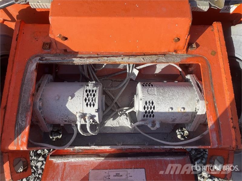 JLG E300 AJP 2WD Electric Electric Articulating Boom L Strēles pacēlāji
